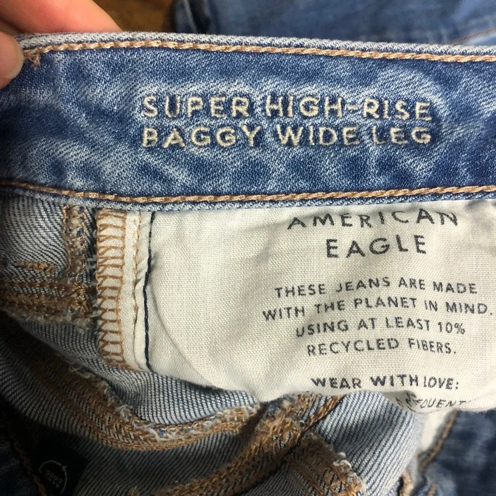 American‎ Eagle Super High Rise Baggy Wide Leg Jeans Cargo Size 0 Light Wash